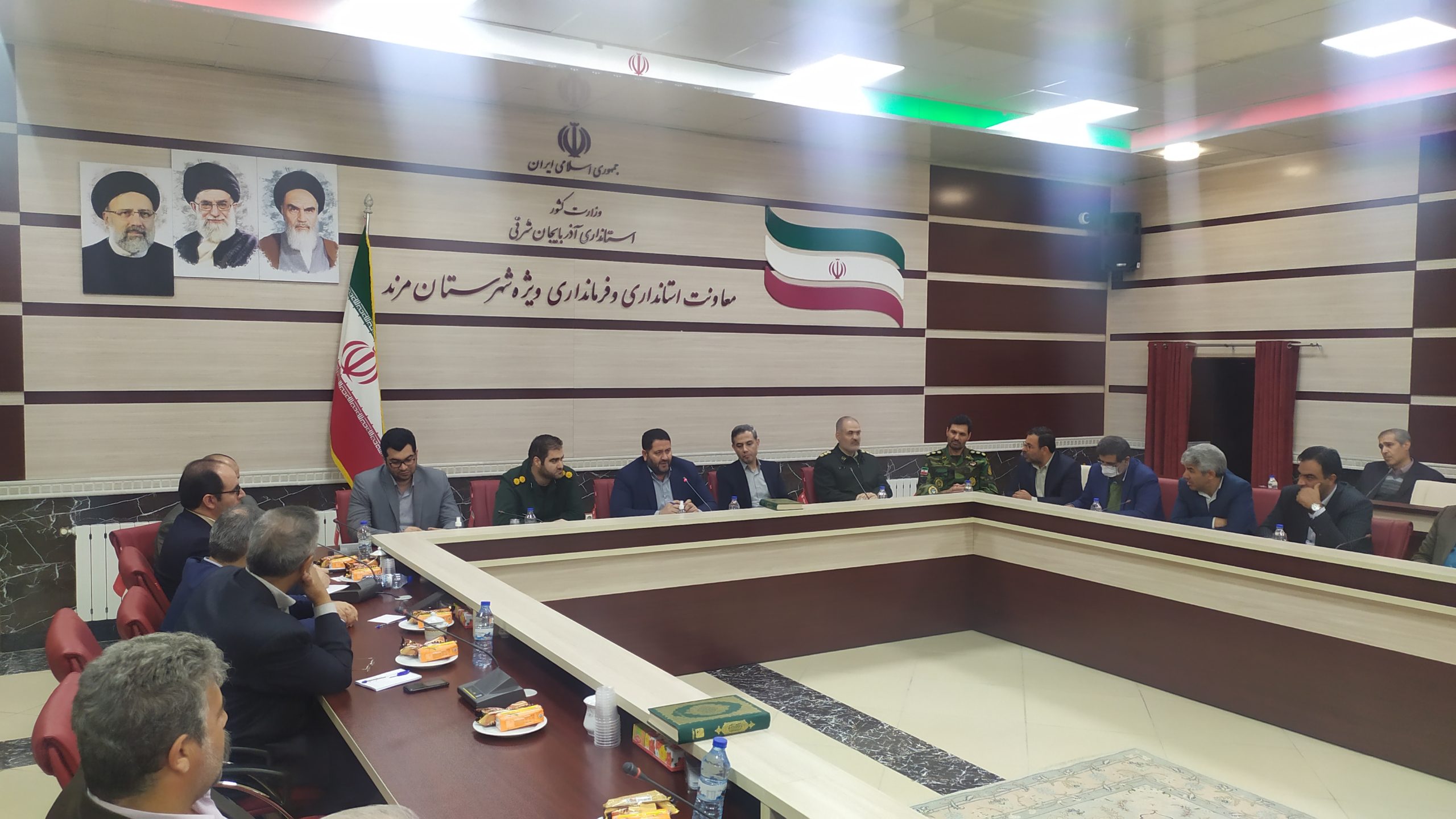 لزوم حفظ کرامت انسانی ارباب رجوع در ادارات شهرستان