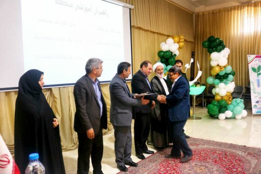 آئین تجلیل از معلمان منتخب حوزه ابتدایی و برگزیدگان جشنواره جابر بن حیان آموزش و پرورش مرند