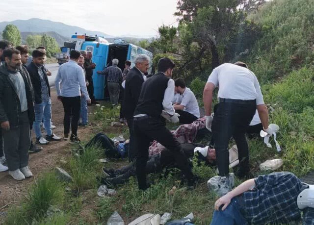 واژگونی مینی‌بوس در محور تبریز – مرند ۱۰ مصدوم برجای گذاشت