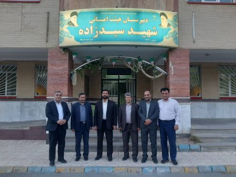 بازدید معاون آموزش متوسطه استان از روند تصحیح اوراق آزمون های خرداد شهرستان مرند و شبستر