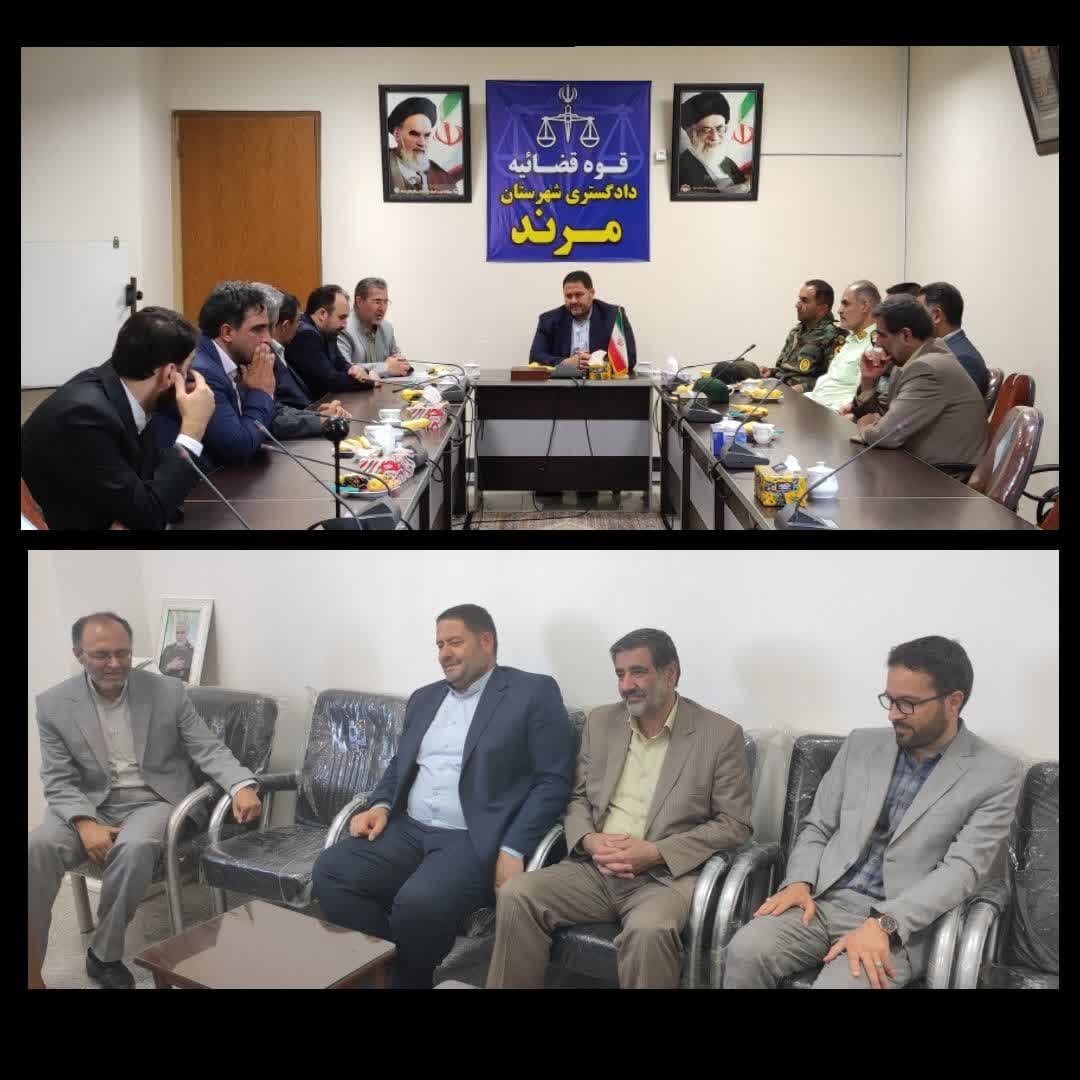 حضور فرماندار ویژه مرند به همراه چند نفر از روسای بخشها،ادارات و نهاد های نظامی و انتظامی در محل دادگستری شهرهای مرند و یامچی