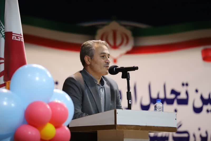 برگزاری جشن بزرگ دانش آموزان ممتاز تحصیلی خانواده بزرگ شهرداری و شورای اسلامی شهر مرند