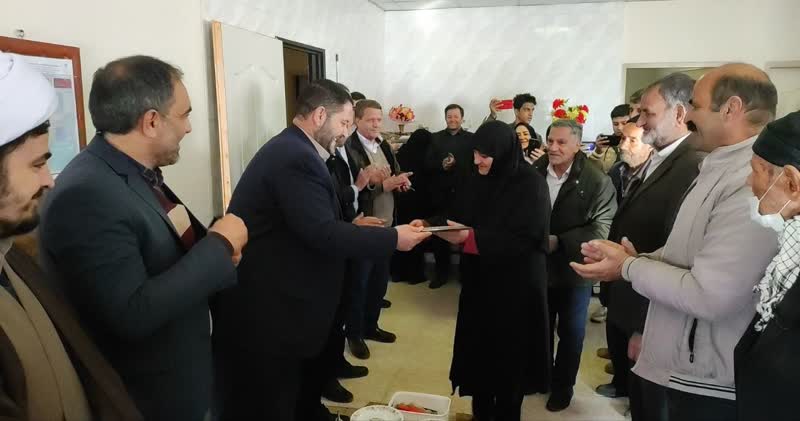 حضور فرماندار مرند در بین اهالی روستای ایلات یالقوزآغاج
