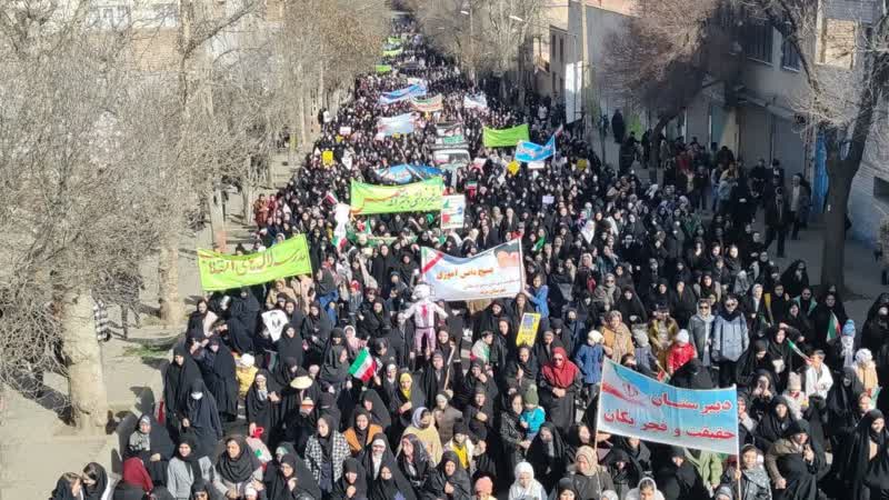 راهپیمایی ۲۲ بهمن در مرند برگزار شد