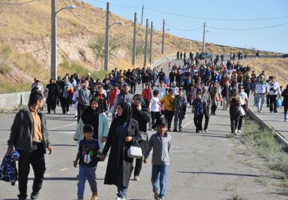 برگزاری همایش پیاده روی خانوادگی در مرند برگزاری همایش پیاده روی خانوادگی در مرند