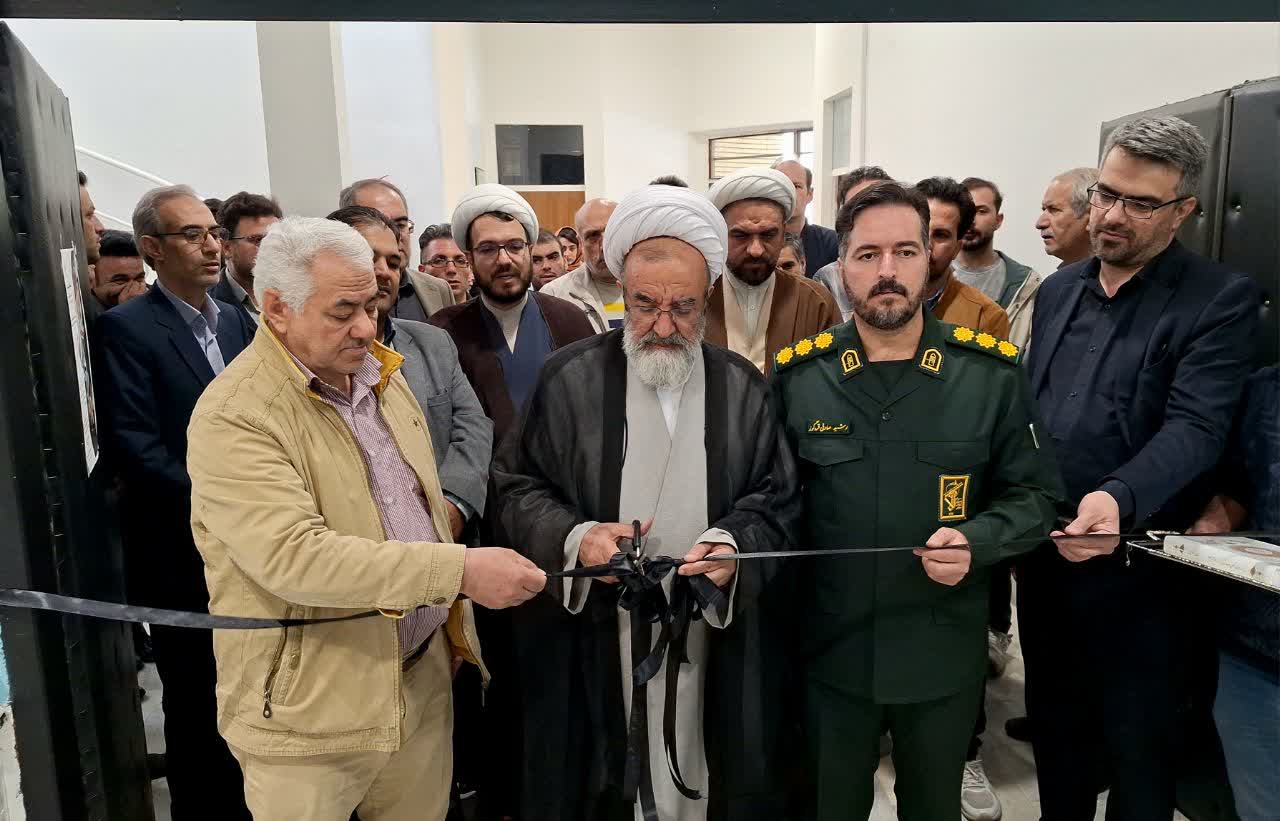 افتتاح نمایشگاه گروهی عکس «حماسه حضور» در مرند